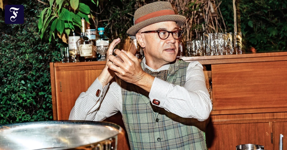 Bartender-Chris-Hannah-In-New-Orleans-zu-leben-ist-wie-ein-Theaterst-ck-