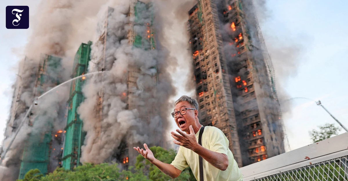 Wohnkomplex-in-Flammen-13-Menschen-kommen-durch-Hochhausbrand-in-Hongkong-ums-Leben