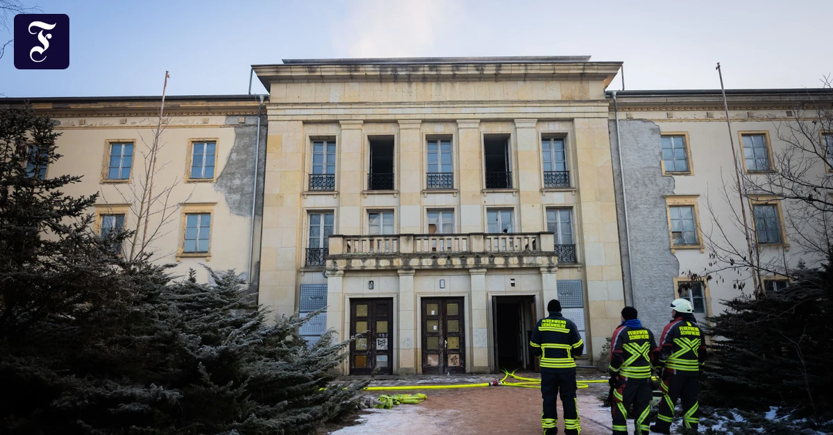 Nahe-Berlin-Gro-brand-auf-historischem-Areal-mit-Goebbels-Villa