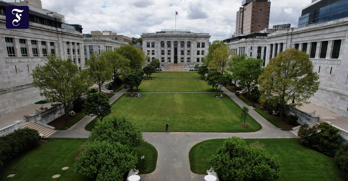 Er-handelte-mit-K-rperteilen-Leichenhallenchef-der-Uni-Harvard-zu-acht-Jahren-Haft-verurteilt