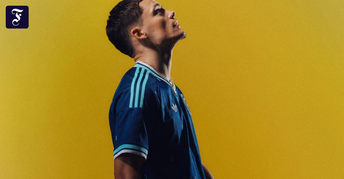 Neues Trikot vor WM: Das DFB-Team spielt jetzt in Blau