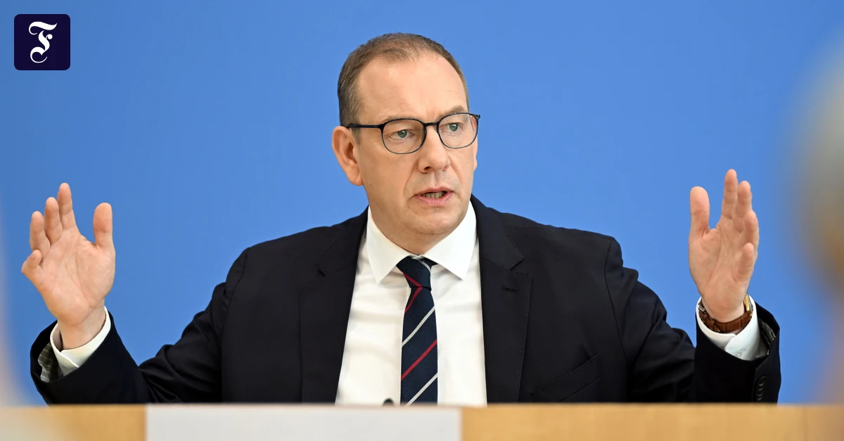 Ottes erster Bericht: Wehrbeauftragter, bleib bei deinen Leisten