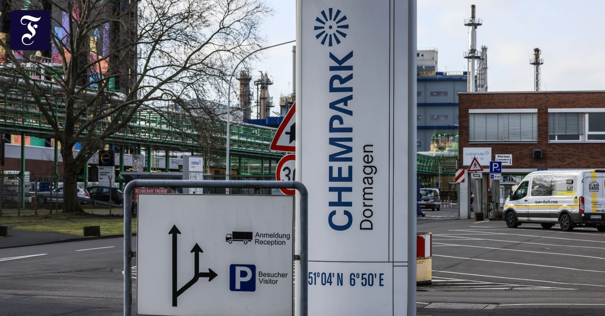Chempark Dormagen: 25 Mitarbeiter bei Austritt von Chemikalie verletzt