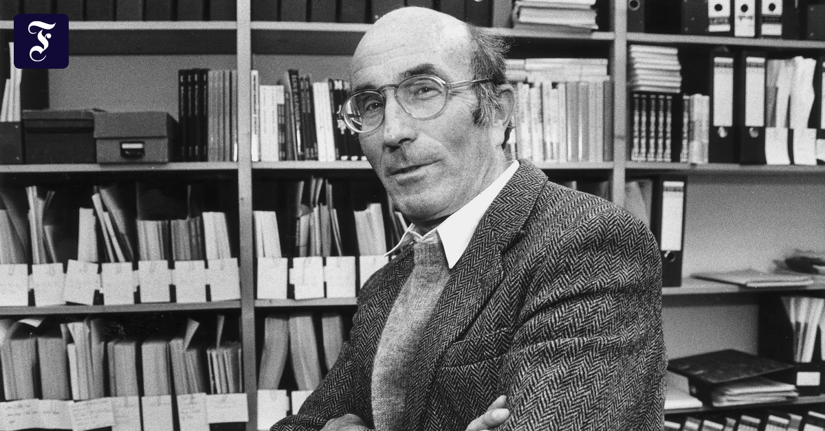 Niklas Luhmann 100: An der Schwelle zu welchem System stehen wir?