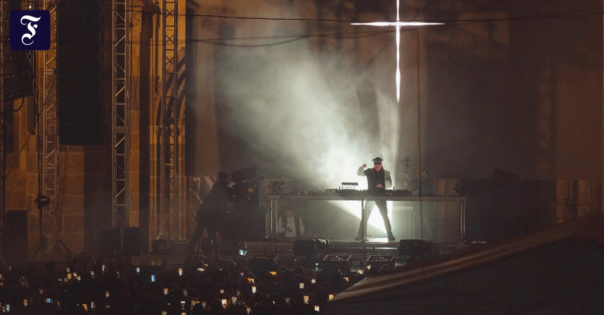 Padre-Guilherme-Gestatten-DJ-des-Papstes-