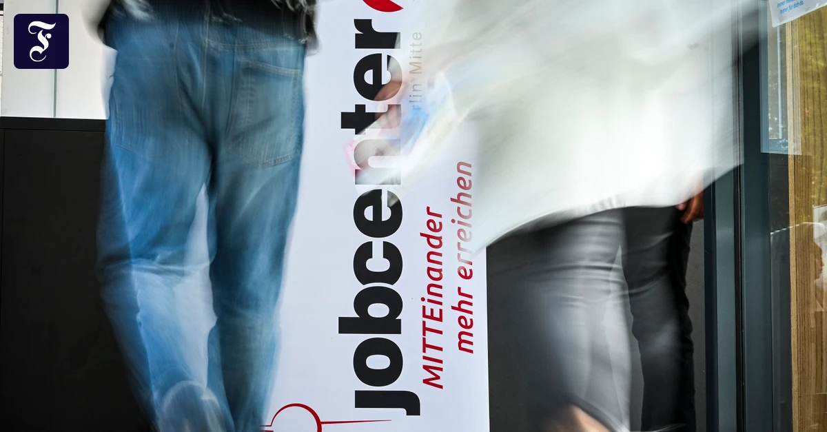 Stellenabbau: Beschäftigte sollen leichter neue Jobs erproben können