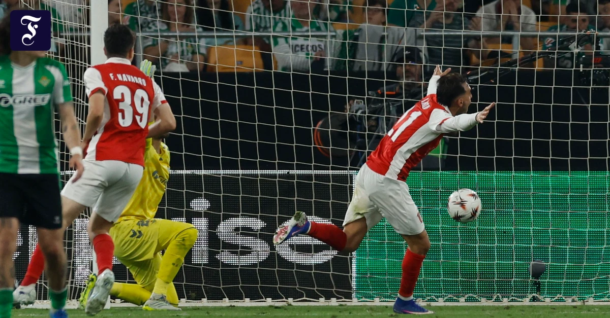 fußball am donnerstagabend: Braga fordert Freiburg im Halbfinale - Gosens und Fiorentina scheiden aus