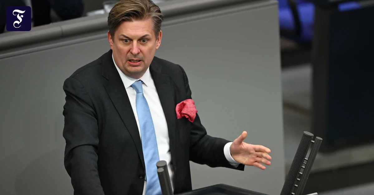 Angeblich Haftbefehl: Krah hat bei Böhmermann eine Rechnung offen