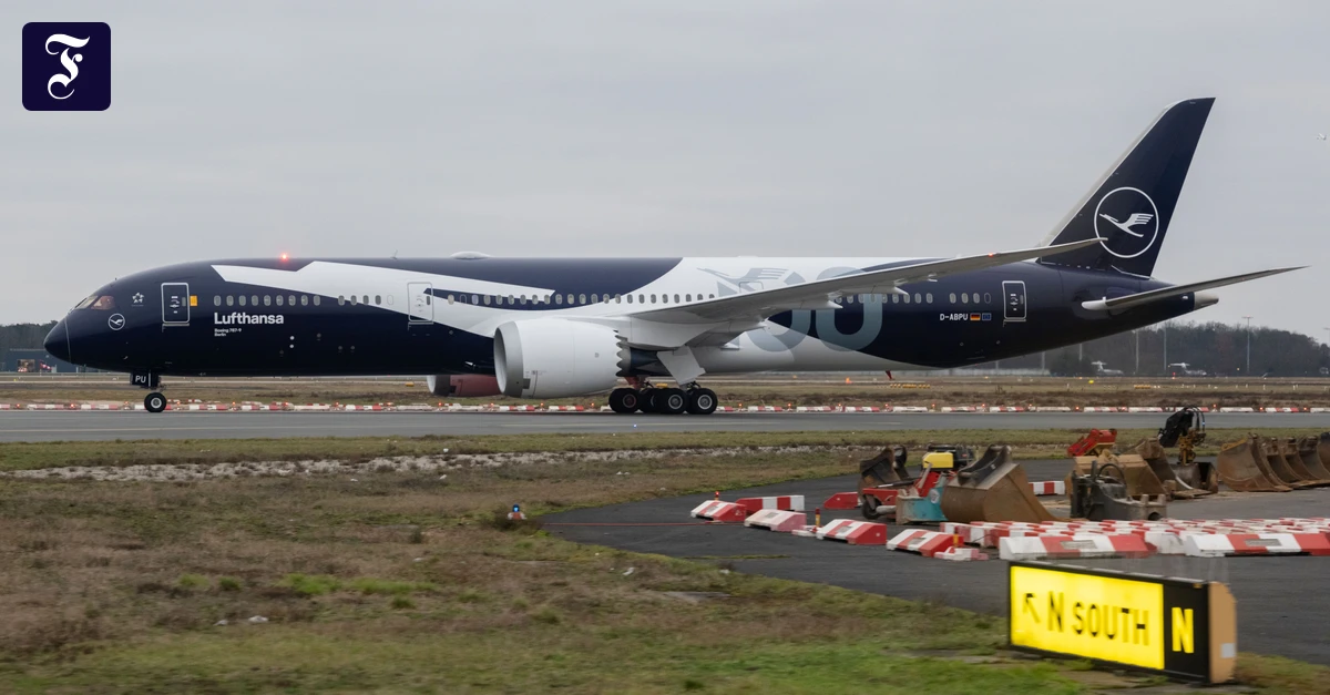 100-Jahre-Lufthansa-Erstes-Lufthansa-Flugzeug-im-Jubil-umsdesign-in-Frankfurt