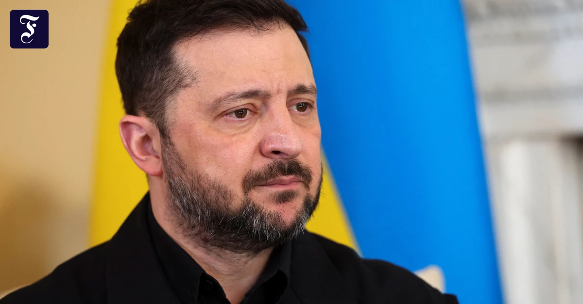 Liveblog Ukrainekrieg: Selenskyj kündigt weitere Drohnenangriffe auf Russland an