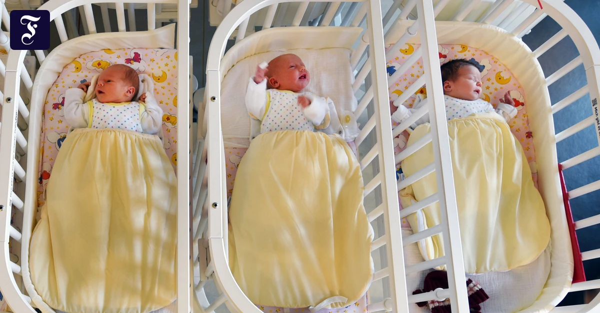 Weniger Geburten: Die Kluft vertieft sich