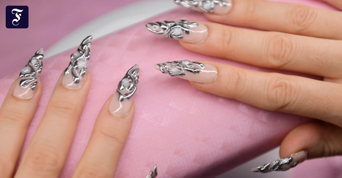 Frauen-mit-Geln-geln-Und-damit-kannst-du-tippen-