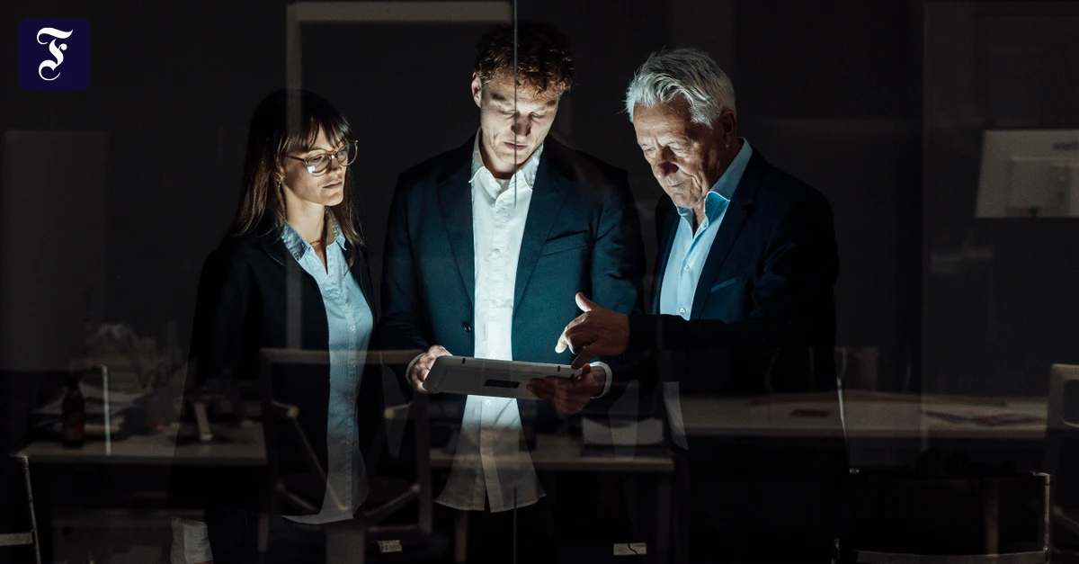 Mobbing und Diskriminierung: Wenn Altersunterschiede zu Konflikten führen