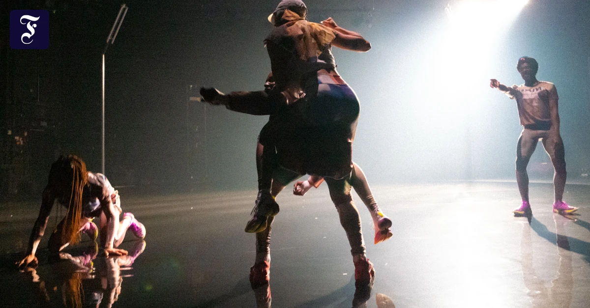 Joana-Tischkau-Schwarze-rennen-Wei-e-schauen