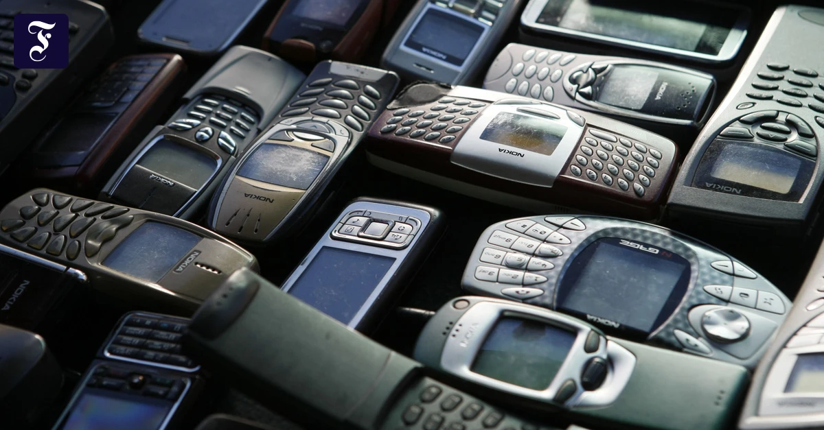 Netze-werden-abgeschaltet-Das-Mobiltelefon-als-Lebensarchiv