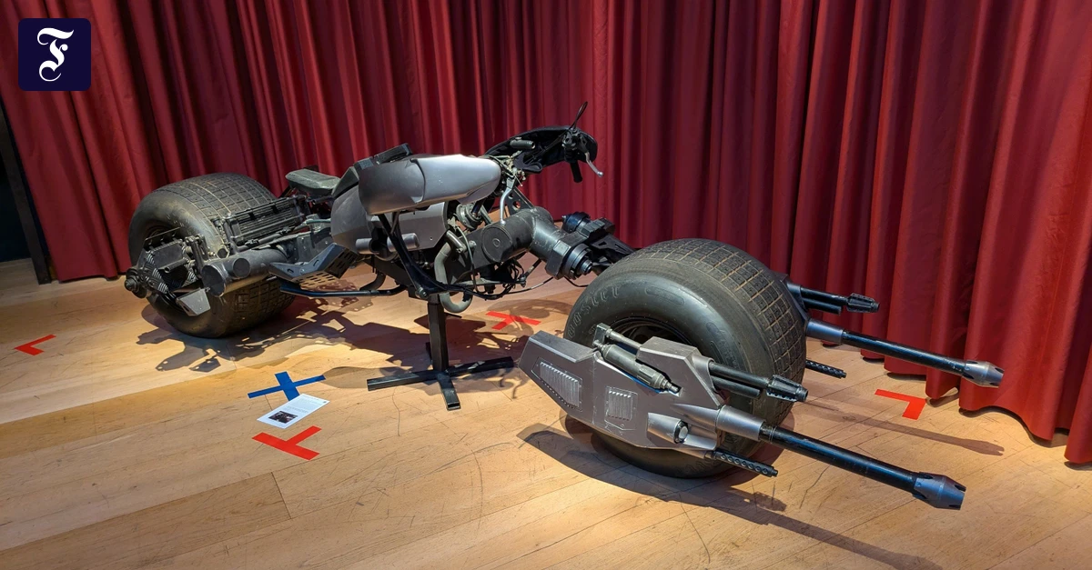 Unterm Hammer: Batmans Motorrad und Tolkiens Schreibtisch versteigert