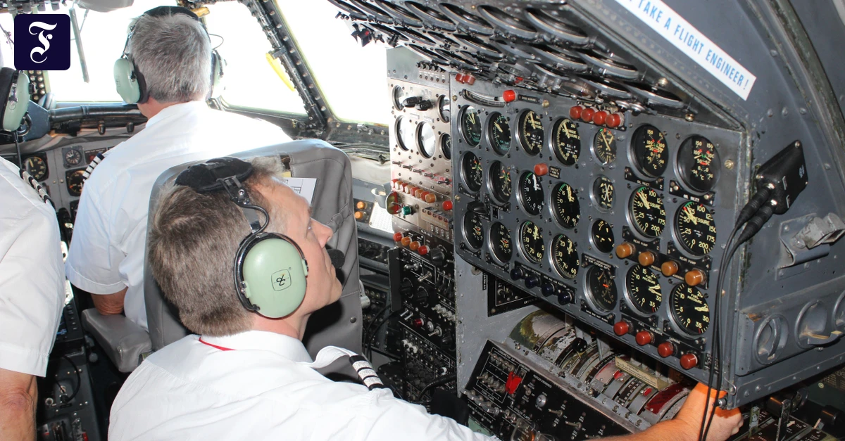 Inside Lufthansa’s Hangar One: Flying the Legendary Ju 52 and Lockheed Super Star