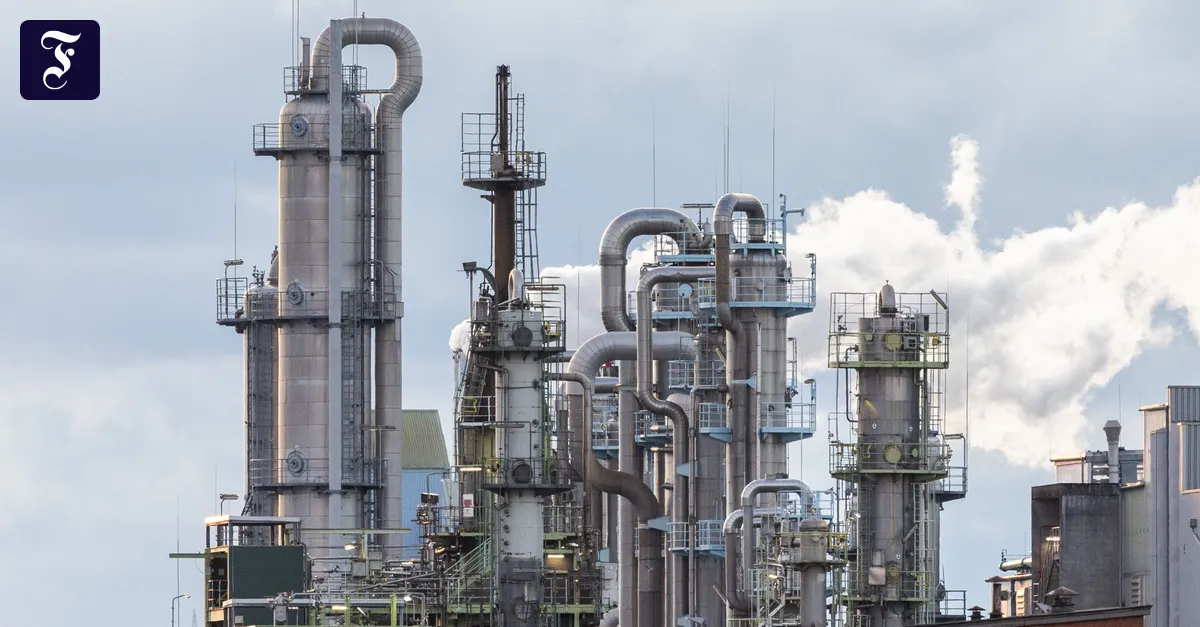 EU energy policy: More CO2 certificates, more lax natural gas rules – and yet rising energy prices