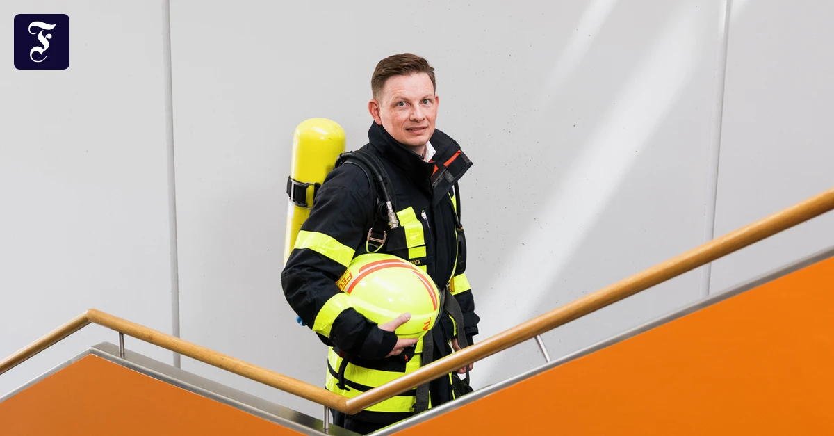 Feuerwehr-beim-Skyrun-Aufz-ge-k-nnen-im-Brandfall-zur-t-dlichen-Falle-werden-