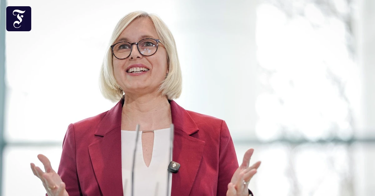 Staatsministerin Schenderlein kündigt Gesetz zur Hilfe für DDR-Dopingopfer an – Referentenentwurf noch 2026