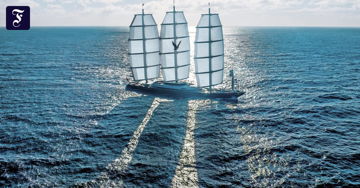 T-rn-auf-der-Maltese-Falcon-Warte-bis-es-Yacht-wird