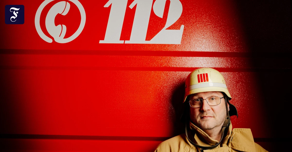 Bev-lkerungsschutz-Kommandant-Beck-bt-den-Ernstfall