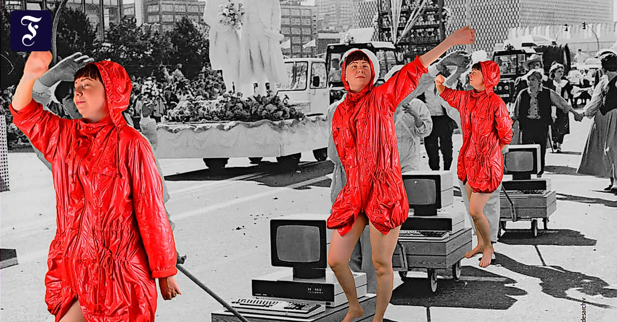 Robotron-Schau-in-Leipzig-Vorw-rts-in-eine-sch-ne-Welt-mit-dem-R-300