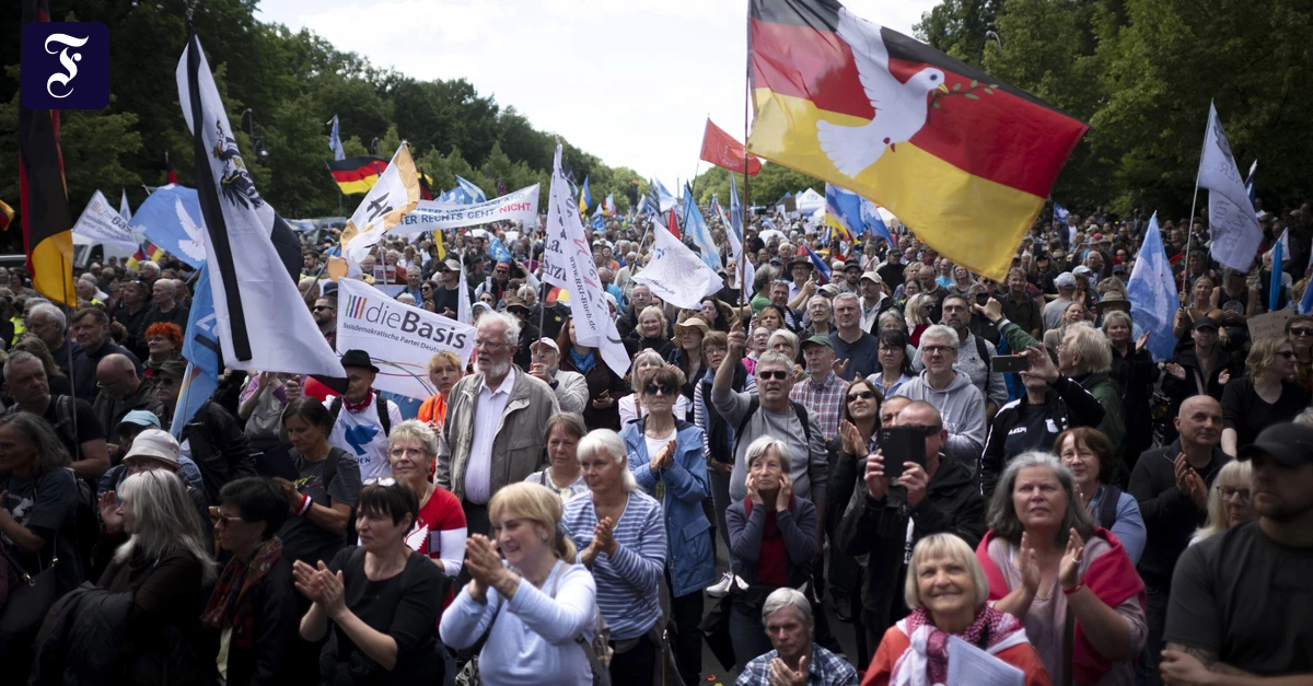 Umdeutung-eines-Begriffs-Ist-der-Mensch-f-r-Frieden-gemacht-