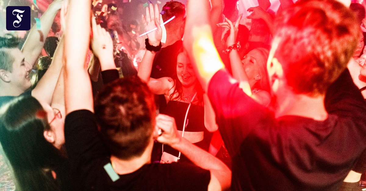 Eltern-Kolumne-Schlaflos-Hallo-Papa-ich-habe-den-ganzen-Abend-getanzt-