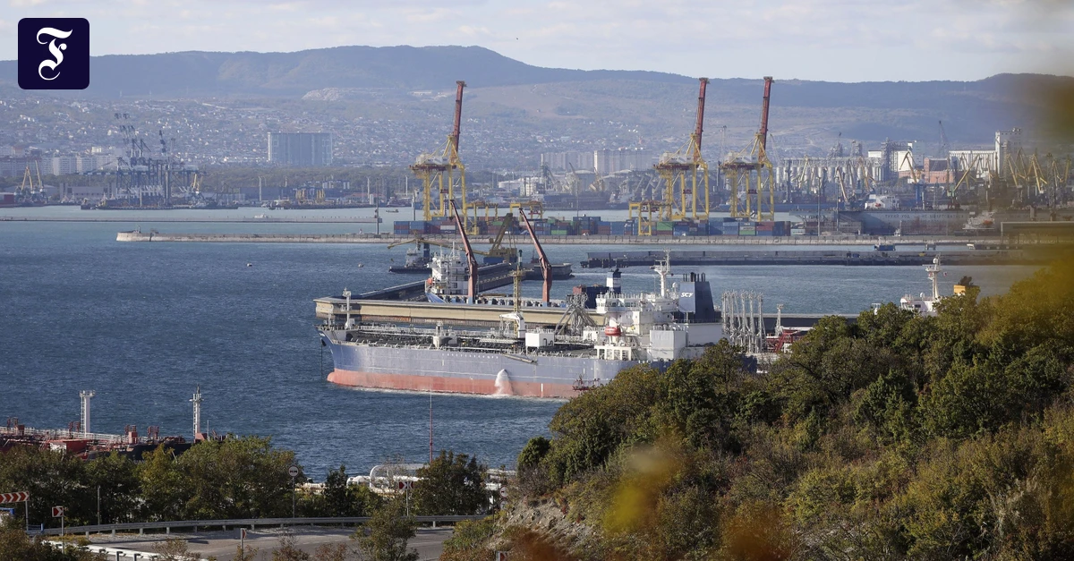 Schwarzes-Meer-Ukrainische-Angriffe-auf-Tanker-und-lterminal