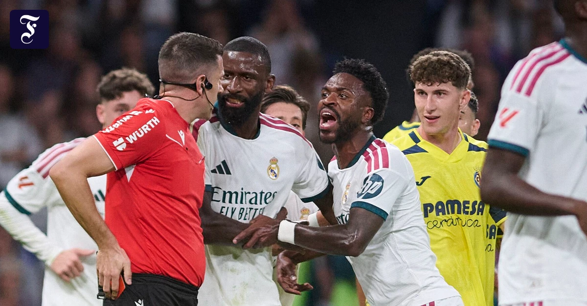 Vinícius Júnior pulls opponent's hair and receives a red card