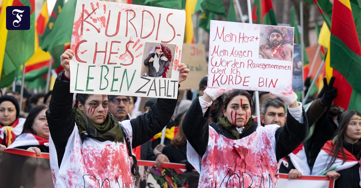 Frankfurt-Kurden-und-Iraner-demonstrieren-friedlich