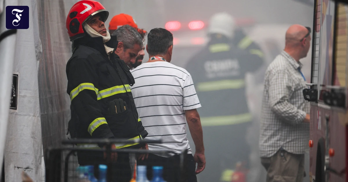 Flammen-im-Eingangsbereich-Feuer-auf-Gel-nde-der-UN-Klimakonferenz-ausgebrochen