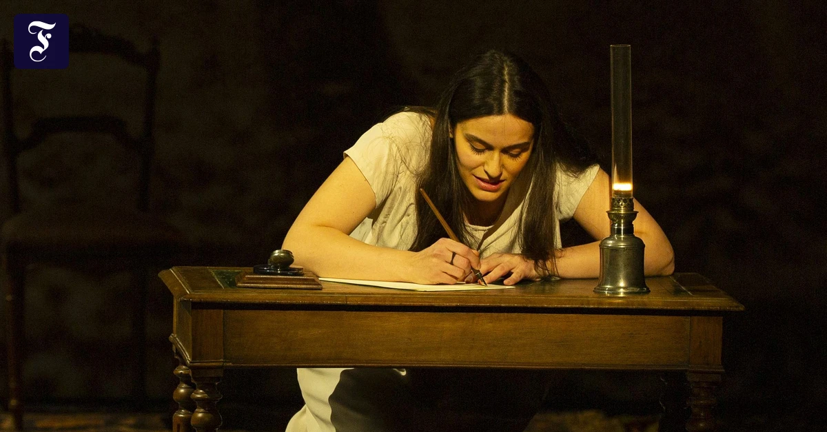 Operndeb-t-von-Ralph-Fiennes-Gl-ck-auf-Leben-und-Tod