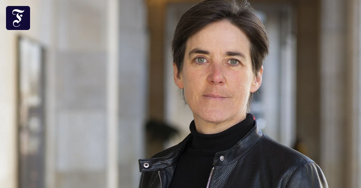 Bücher-Podcast: Elefanten in der Spree: Gaea Schoeters über ihren Roman „Das Geschenk“