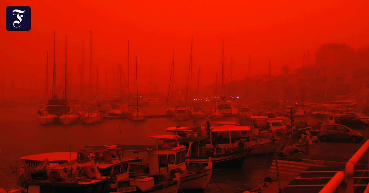 Schlechte sicht: Sahara-Sand färbt Kreta rot