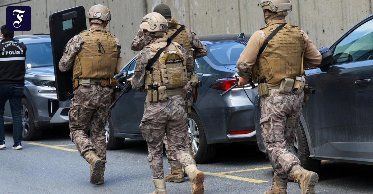 Mindestens ein Toter: Schüsse vor israelischem Konsulat in Istanbul