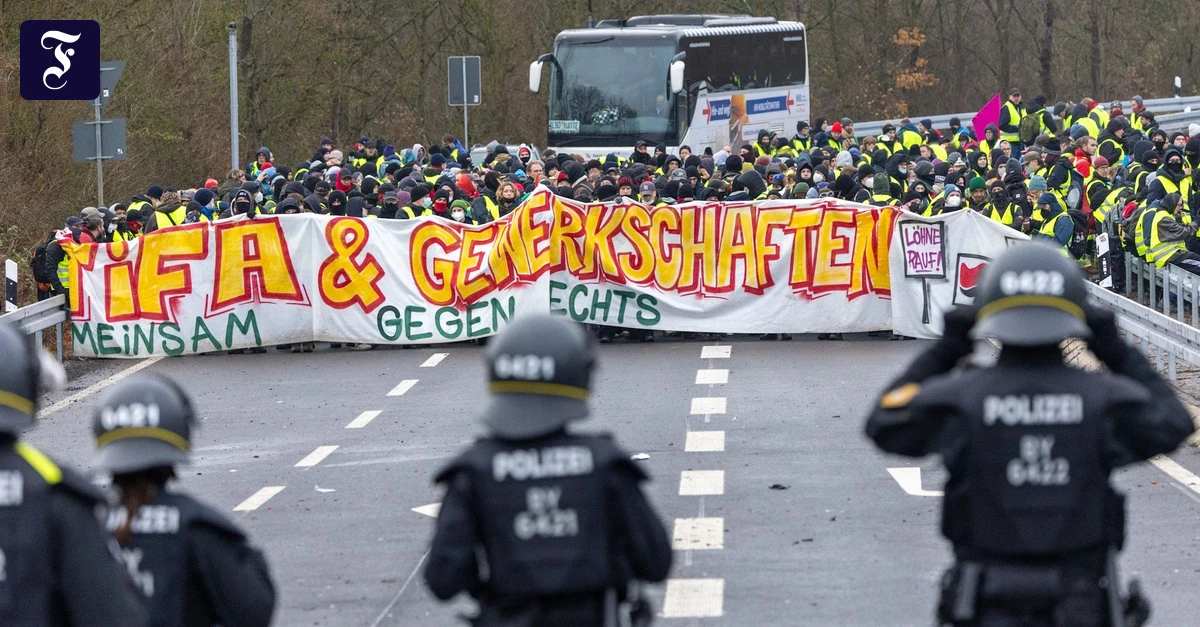 Demonstrationen in Fulda: Großes Polizeiaufgebot bei AfD-Jugend