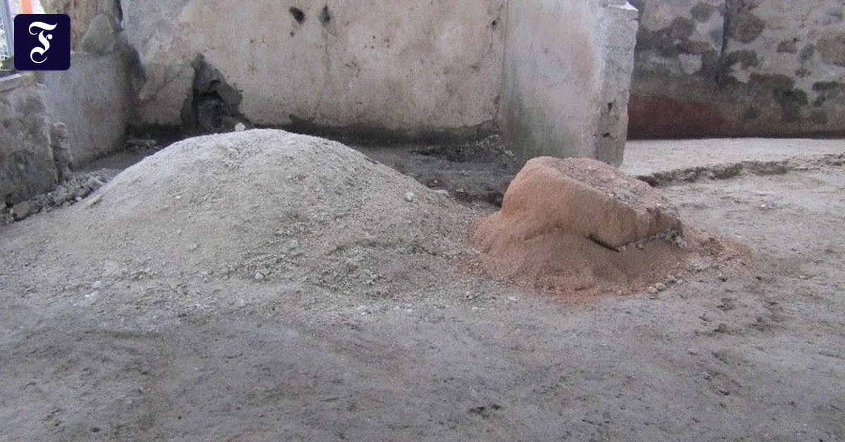 Beton-in-Pompeji-Die-Baustelle-sieht-aus-wie-ihr-eigenes-Denkmal