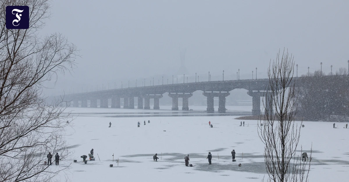 Zerst-rte-Infrastruktur-Sechs-Tage-tauchen-in-zwei-Grad-kaltem-Wasser