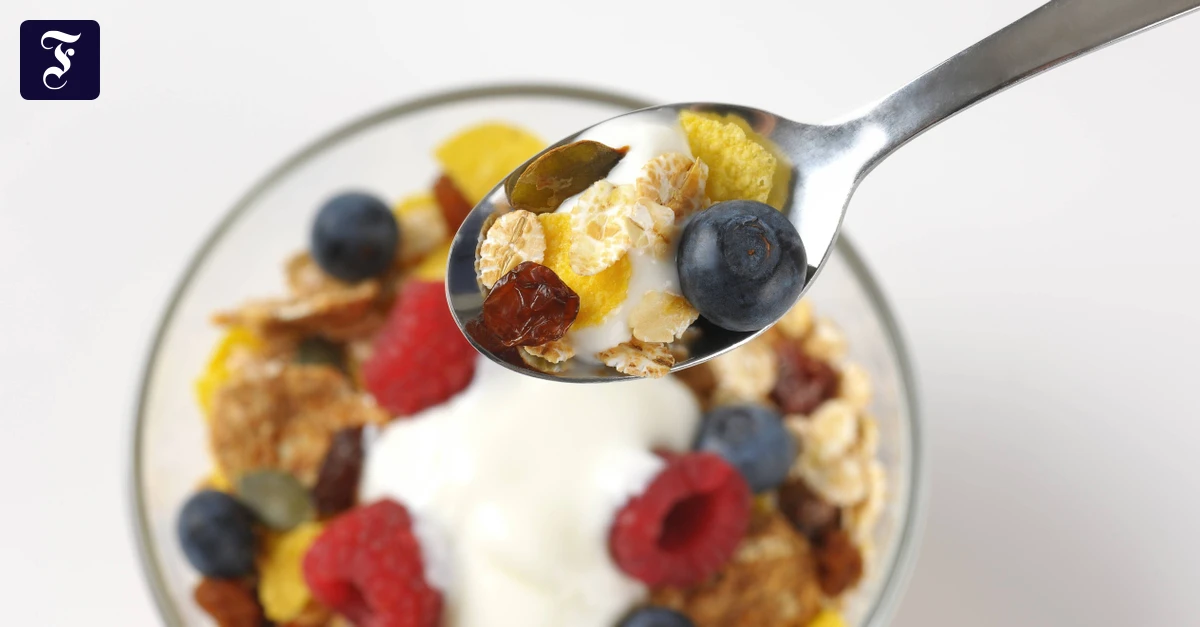 Gesundes-Herz-Essen-Sie-zum-M-sli-immer-Quark-