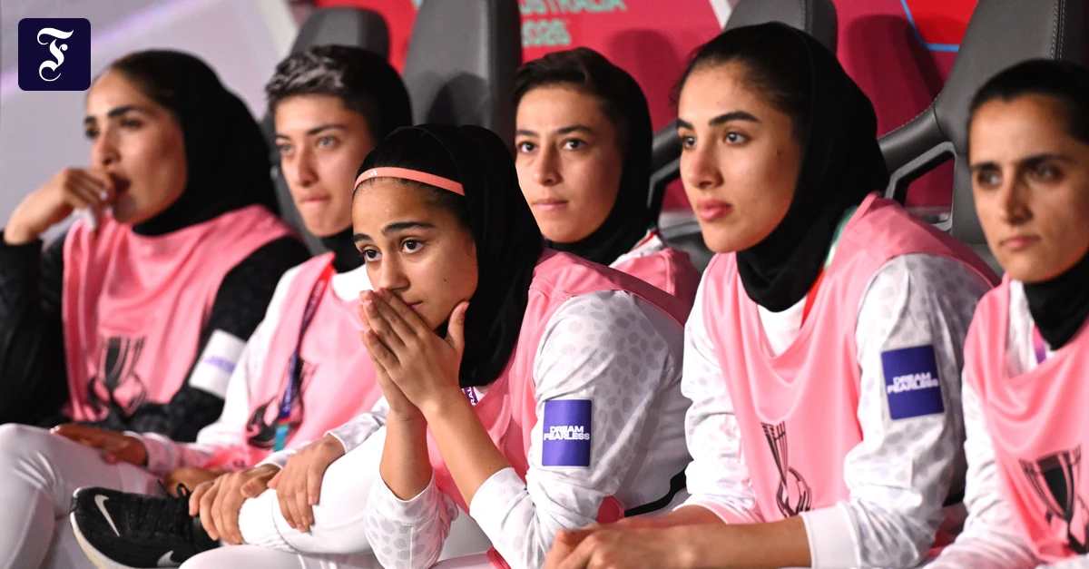 Rückreise statt Asyl: Irans Fußballerinnen zurückgekehrt