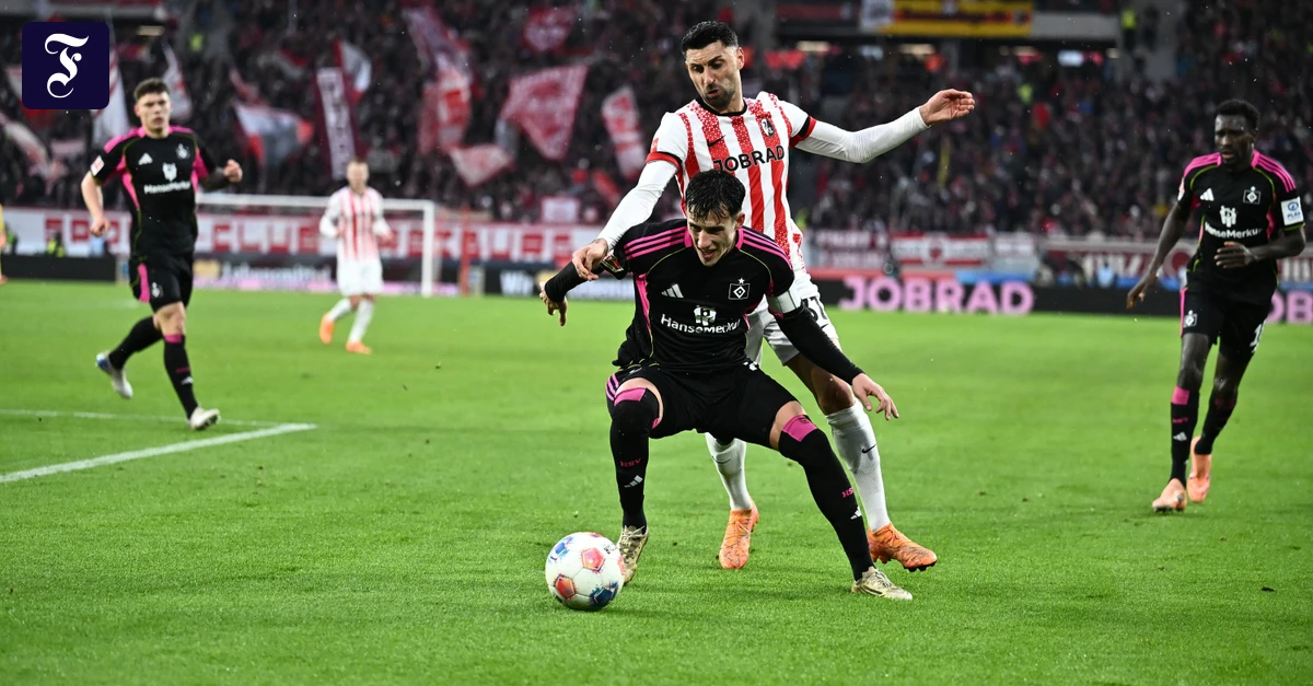 1-2-beim-SC-Freiburg-Der-HSV-wartet-weiter-auf-einen-Ausw-rtssieg