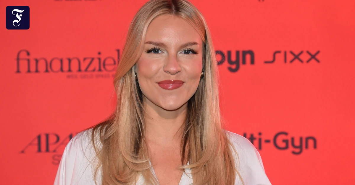 Dagi Bee is searching for two men via Instagram