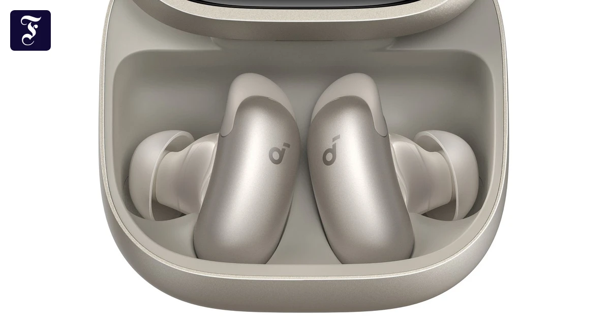 In-Ear-mit-KI-Am-Kopf-mit-K-pfchen