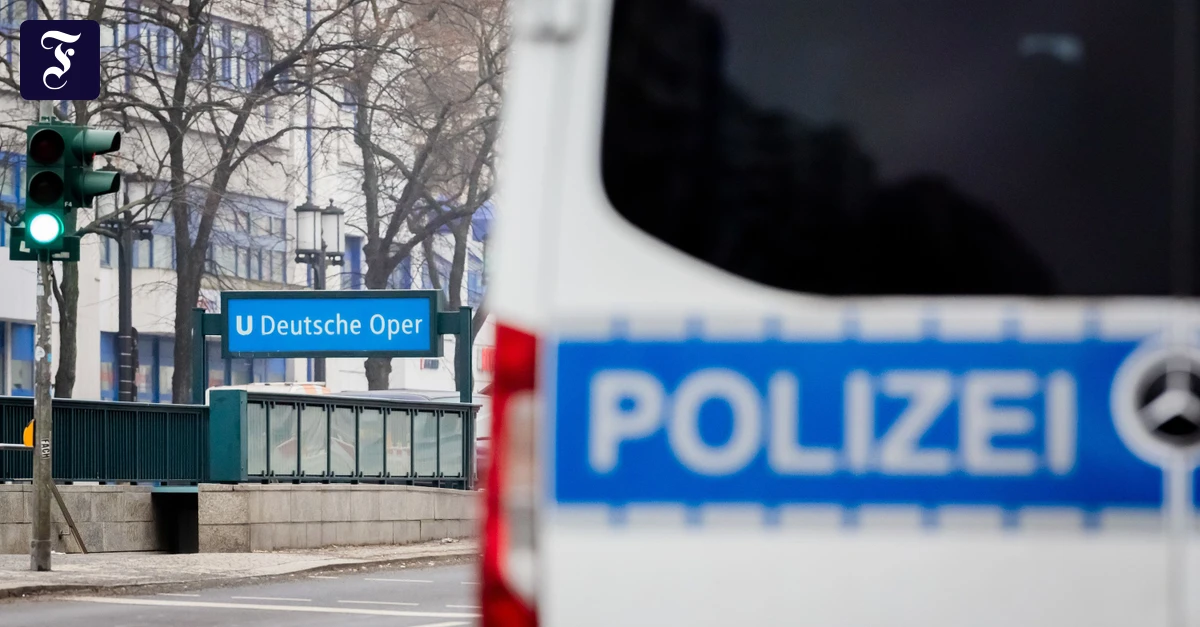 e-zigarette-im-gleis-jugendlicher-stirbt-nach-stromschlag-im-berliner-u-bahnhof