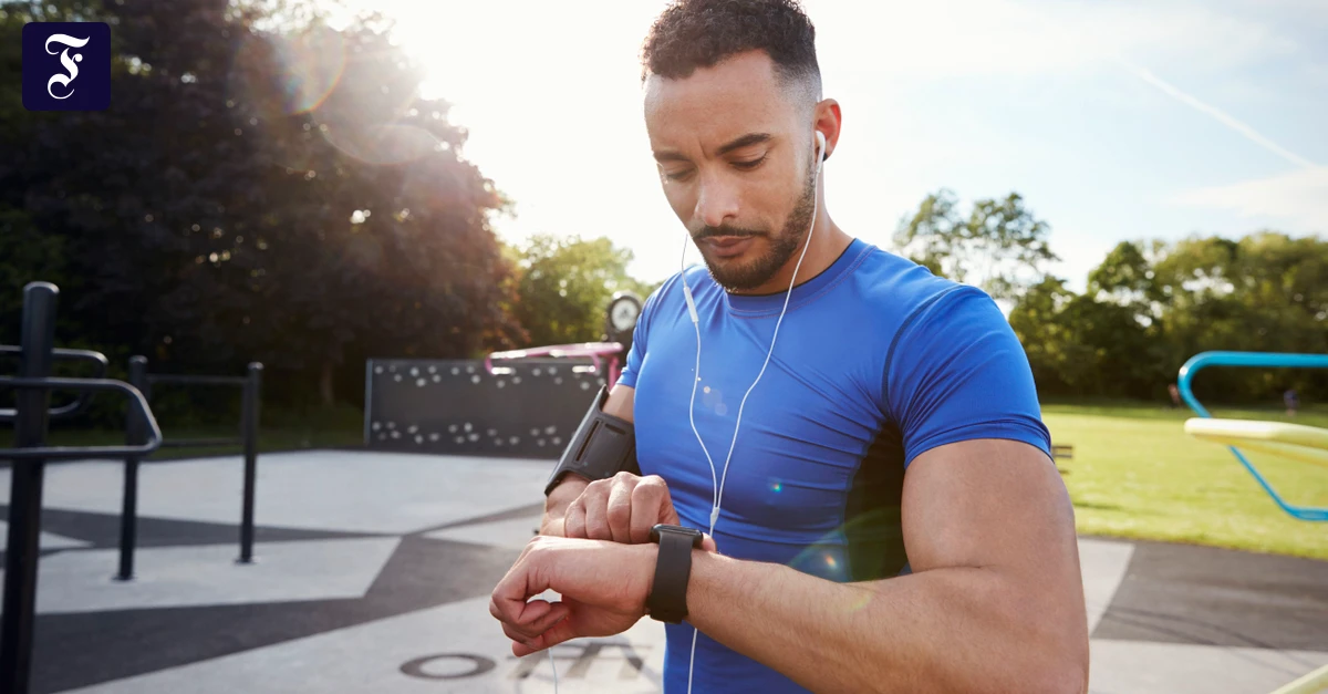 Can AI Replace Your Personal Trainer? Using Smartwatches and Phones for Sports Training