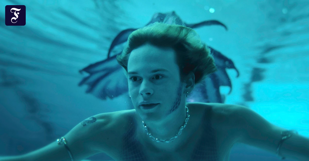 Serie „Mermaids to Lovers“: Schon mal eine Metal-Mermaid gesehen?