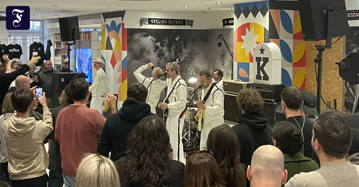 konzert-im-Massif-Central-Kraftklub-berrascht-die-Fans-in-Frankfurt