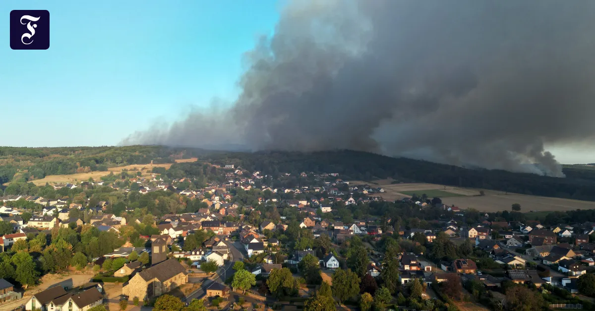 Waldbrand in Hürtgenwald: Hunderte Menschen evakuiert